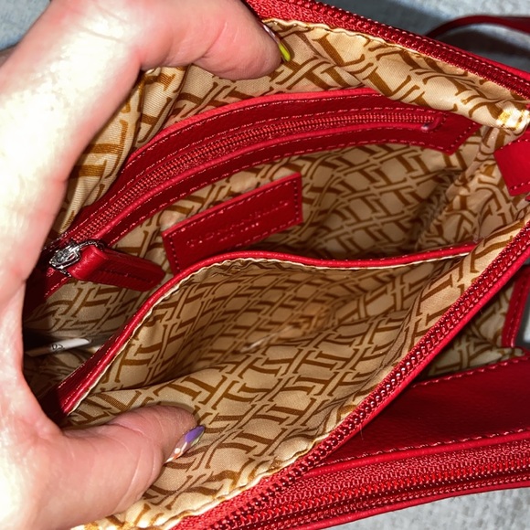 Like new Tignanello Crossbody Turnlock Bag - Picture 9 of 16